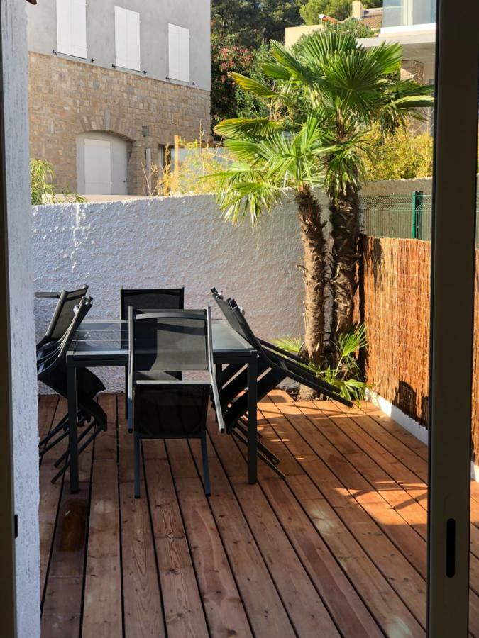 Maison En Front De Mer Sur La Plage De Portissol Sanary-sur-Mer Exterior foto